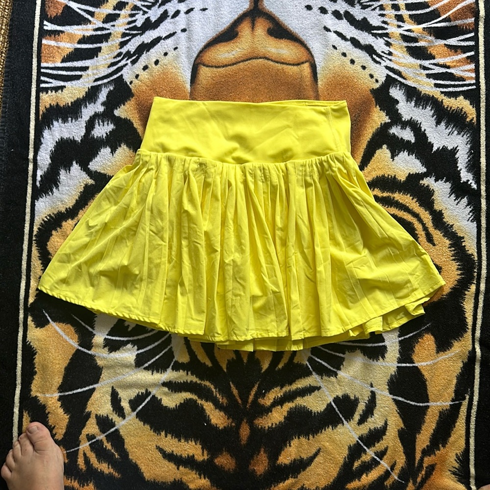 EUC all in motion skirt size small